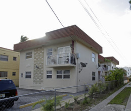 1028 SW 2nd St in Miami, FL - Building Photo - Building Photo