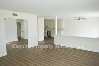 5190 Laurel Park Dr in Camarillo, CA - Building Photo - Building Photo