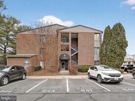 13257 Wonderland Way in Germantown, MD - Building Photo