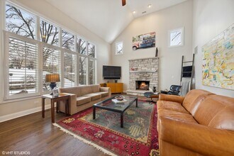 613 Lakeside Dr in Hinsdale, IL - Building Photo - Building Photo