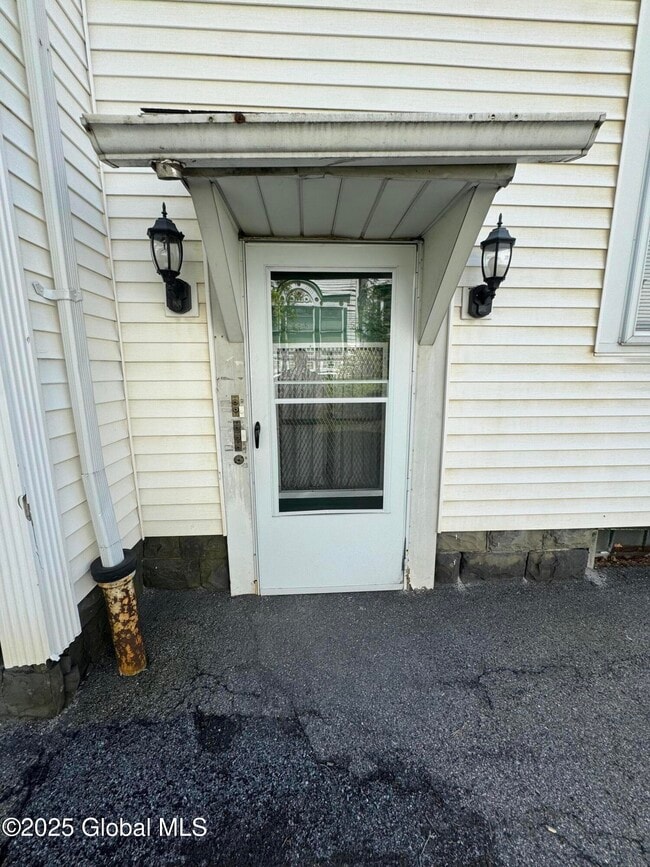133 S Lake Ave in Albany, NY - Building Photo - Building Photo