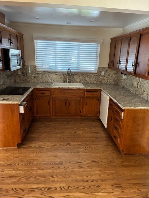 9626 Lubao Ave in Chatsworth, CA - Foto de edificio - Building Photo