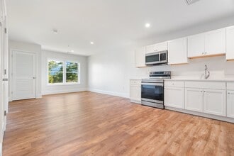 21 Paul Francis Way in Plymouth, MA - Building Photo - Building Photo