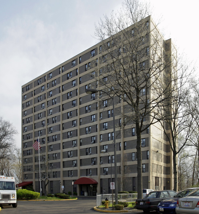 The Beechwood in Cincinnati, OH - Building Photo