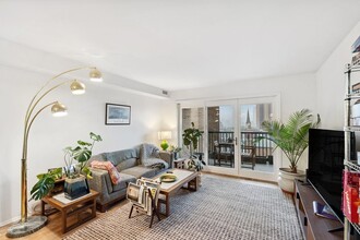 110 1st Ave NE, Unit 1424 in Minneapolis, MN - Building Photo - Building Photo