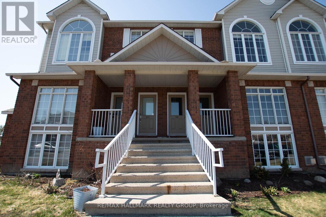 16 Briston Private in Ottawa, ON - Building Photo