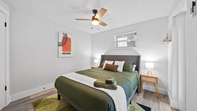 1007 E Comanche Ave in Tampa, FL - Foto de edificio - Building Photo