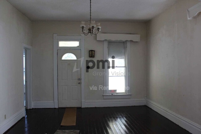 1657 E Main St in Decatur, IL - Building Photo - Building Photo