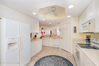 8961 Lake Dr in Cape Canaveral, FL - Building Photo - Building Photo