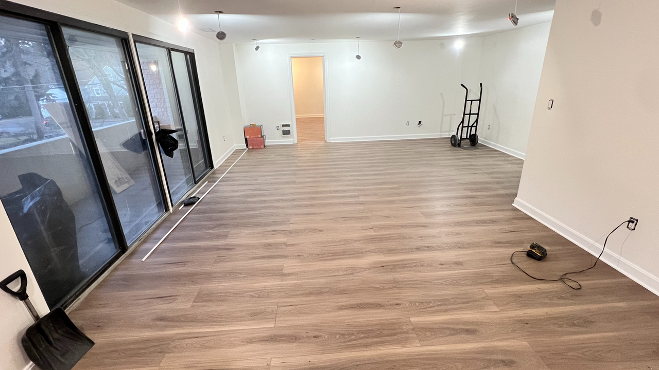 295 W Wyoming Ave in Stoneham, MA - Building Photo