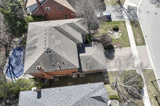 3940 Rolling Valley Dr in Mississauga, ON - Building Photo - Building Photo