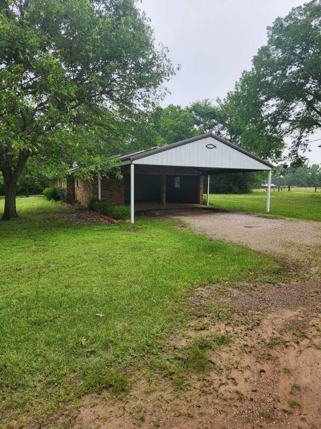 8174 FM 1402 in Mount Pleasant, TX - Building Photo - Building Photo
