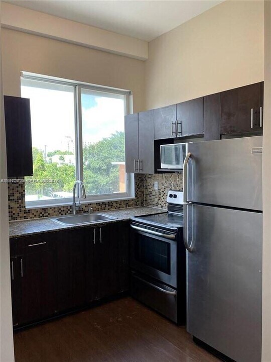 1469 SW 5th St in Miami, FL - Building Photo