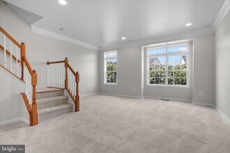 43187 Loudoun Reserve Dr in Ashburn, VA - Building Photo - Building Photo