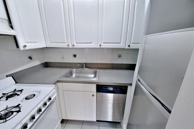 234 Mott St, Unit 2CD in New York, NY - Foto de edificio - Building Photo