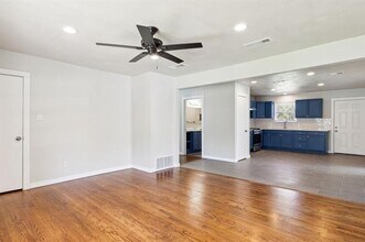 227 W Belt Line Rd in Cedar Hill, TX - Building Photo - Building Photo