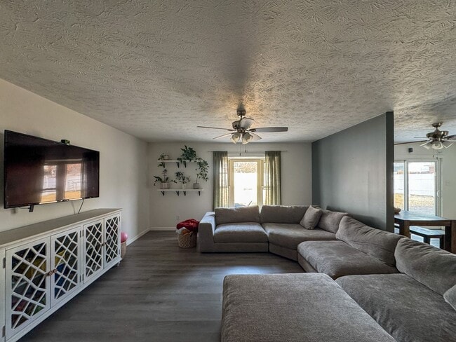 6864 Big Wood Rd in Fayetteville, NC - Building Photo - Building Photo