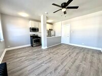 4756 N Maplewood Ave photo'