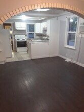 698 Charles St in Windsor, ON - Building Photo - Building Photo