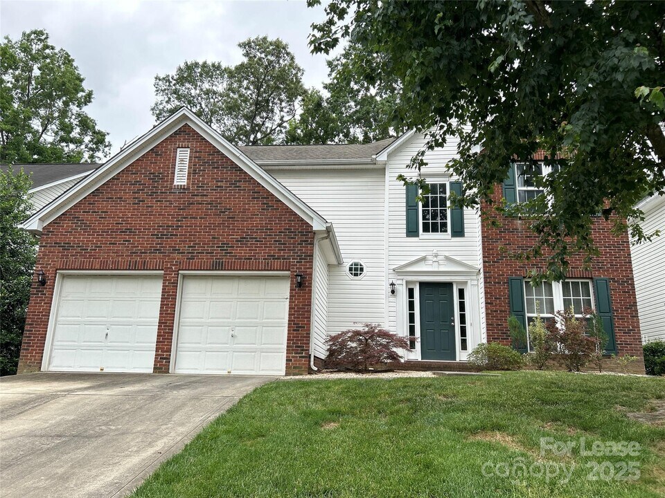 6518 Harburn Forest Dr in Charlotte, NC - Building Photo