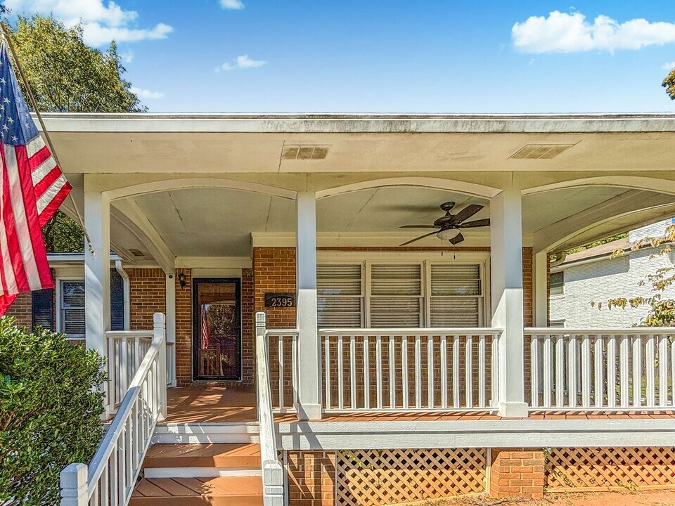 2395 Powers Ferry Dr SE in Marietta, GA - Building Photo