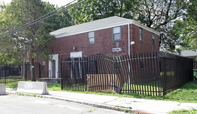 Berkeley Terrace Apartment in Irvington, NJ - Building Photo - Building Photo