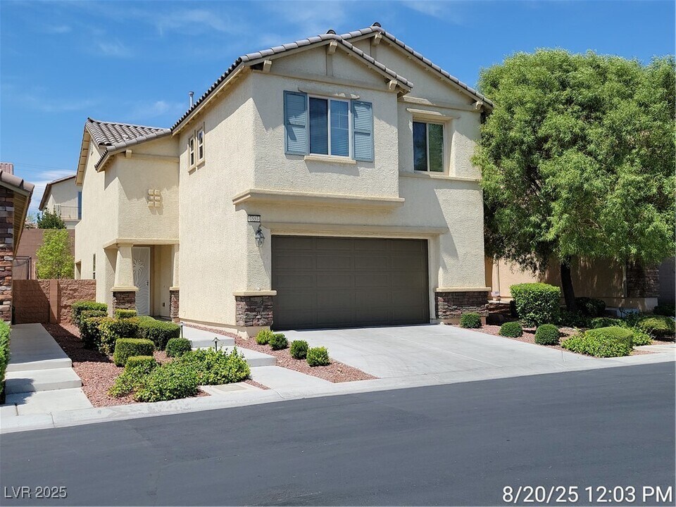 7553 Old Compton St in Las Vegas, NV - Building Photo