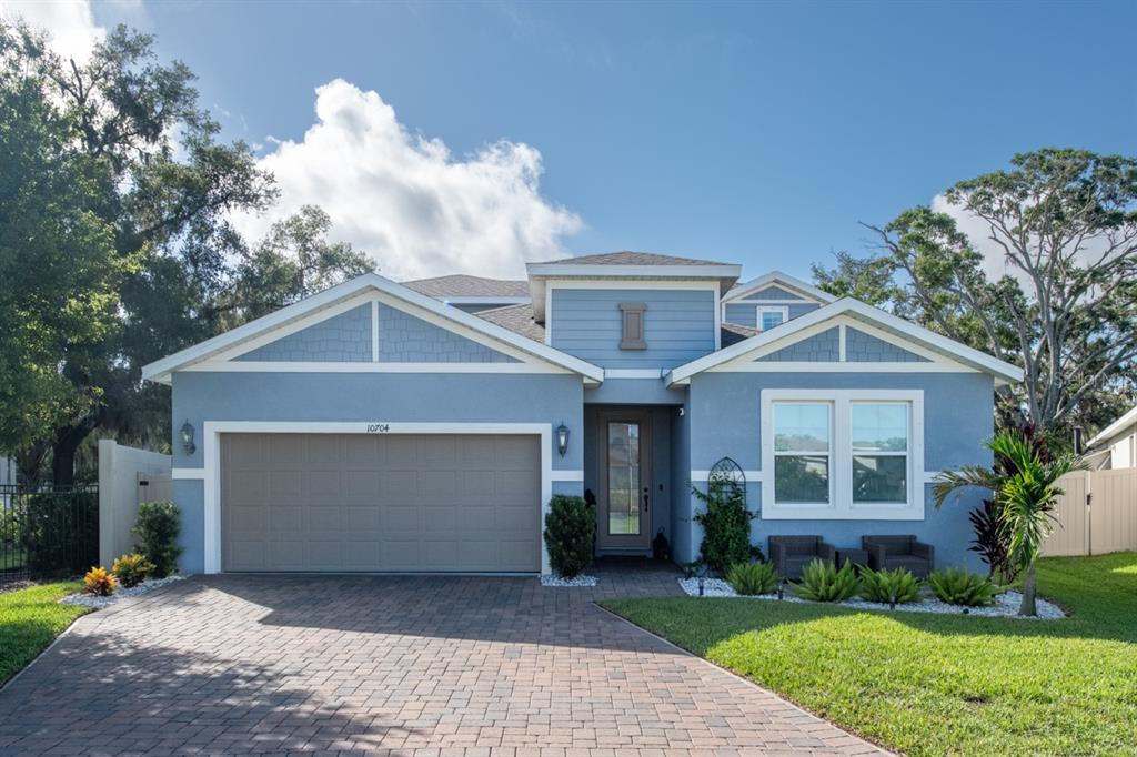 10704 Whitland Grove Dr in Riverview, FL - Building Photo