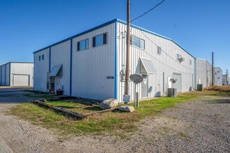 11471 Airway Blvd in Roanoke, TX - Foto de edificio - Building Photo