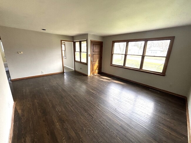 118 Hazard Rd in Carpentersville, IL - Building Photo - Building Photo