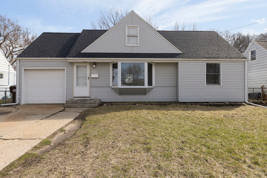 641 Frances Ave in Loves Park, IL - Building Photo
