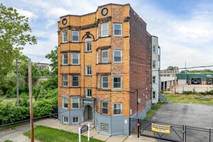 Royal Midtown in Cleveland, OH - Building Photo