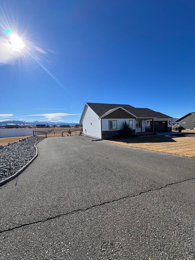 4305 Berkshire Rd in East Helena, MT - Building Photo - Building Photo