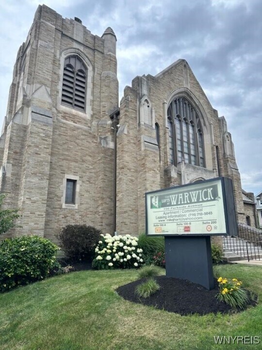 700 Parkside Ave in Buffalo, NY - Building Photo