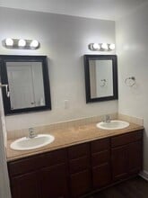 608 Mark St in Granger, WA - Building Photo - Building Photo