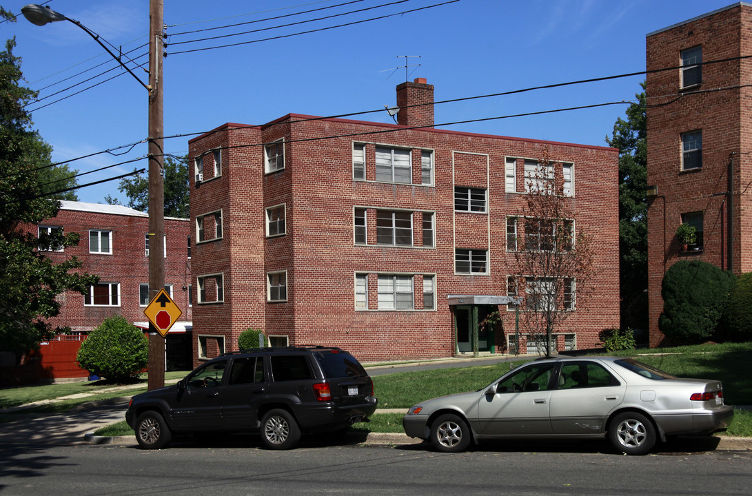 1345 Fort Stevens Dr NW in Washington, DC - Building Photo