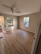 1314 Dewberry St in Wilmer, TX - Foto de edificio - Building Photo