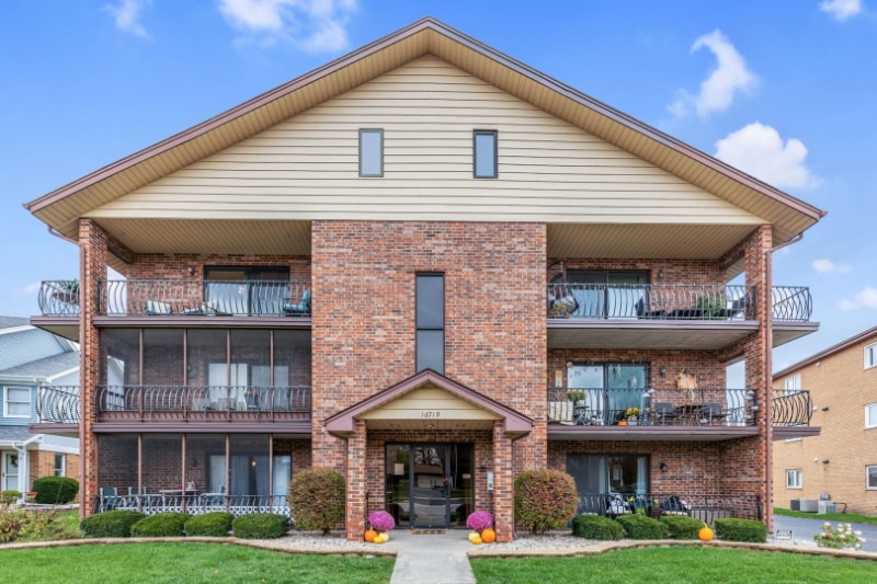 16719 Paxton Ave in Tinley Park, IL - Building Photo