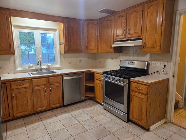 property at 1004 Belmont St