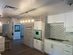 813 NW 22nd St in Gainesville, FL - Building Photo - Building Photo