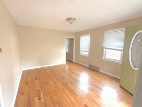 2934 Holly St in Kansas City, MO - Building Photo - Building Photo