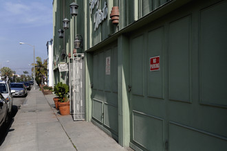 Calyso Apartments in Long Beach, CA - Building Photo - Building Photo