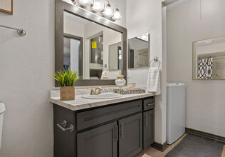 Hill at Woodway in San Antonio, TX - Building Photo - Interior Photo