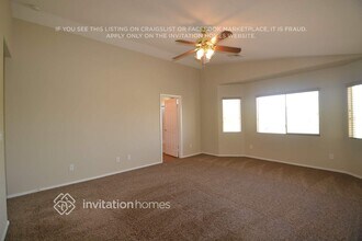 8952 Happy Stream Ave in Las Vegas, NV - Foto de edificio - Building Photo