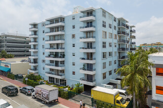 720 Collins Ave in Miami Beach, FL - Building Photo - Building Photo