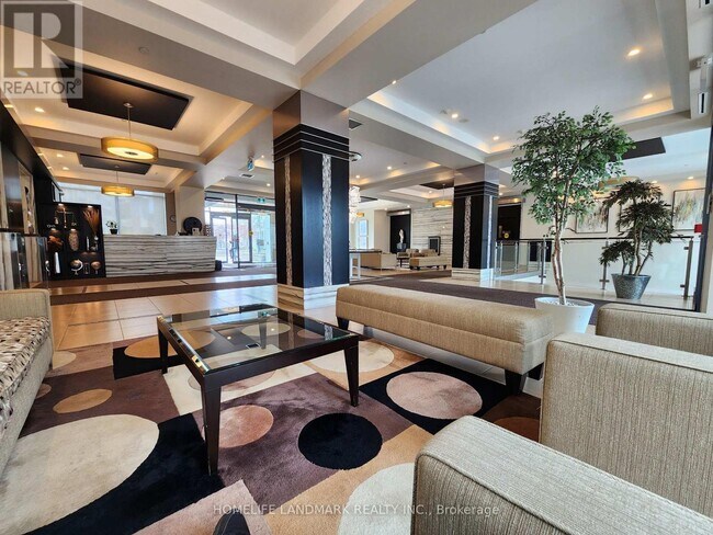 55 S Town Centre Blvd in Markham, ON - Building Photo - Building Photo