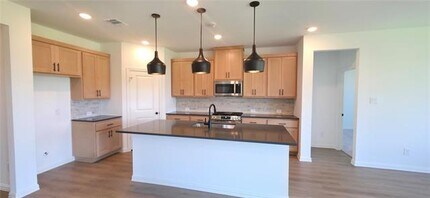 1315 Parkdale St in Forney, TX - Building Photo - Building Photo