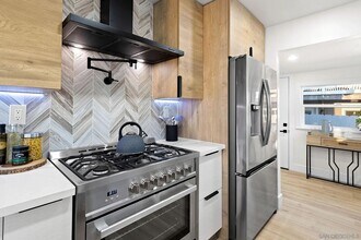 *MOVE IN SPECIAL* - HALF OFF 1ST MONTHS RENT in San Diego, CA - Building Photo - Building Photo