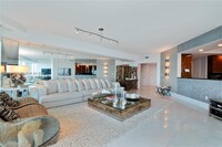 2711 S Ocean Dr in Hollywood, FL - Building Photo - Building Photo