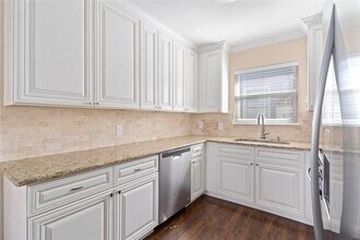 Updated West Fort Worth home with large ya in Fort Worth, TX - Building Photo - Building Photo